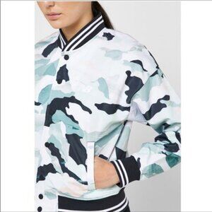 New Balance Women's Essential Stadium Jacket **BRAND NEW / UNWORN**